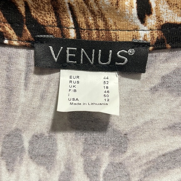 Women’s size 12 Animal print short suit - Picture 4 of 5